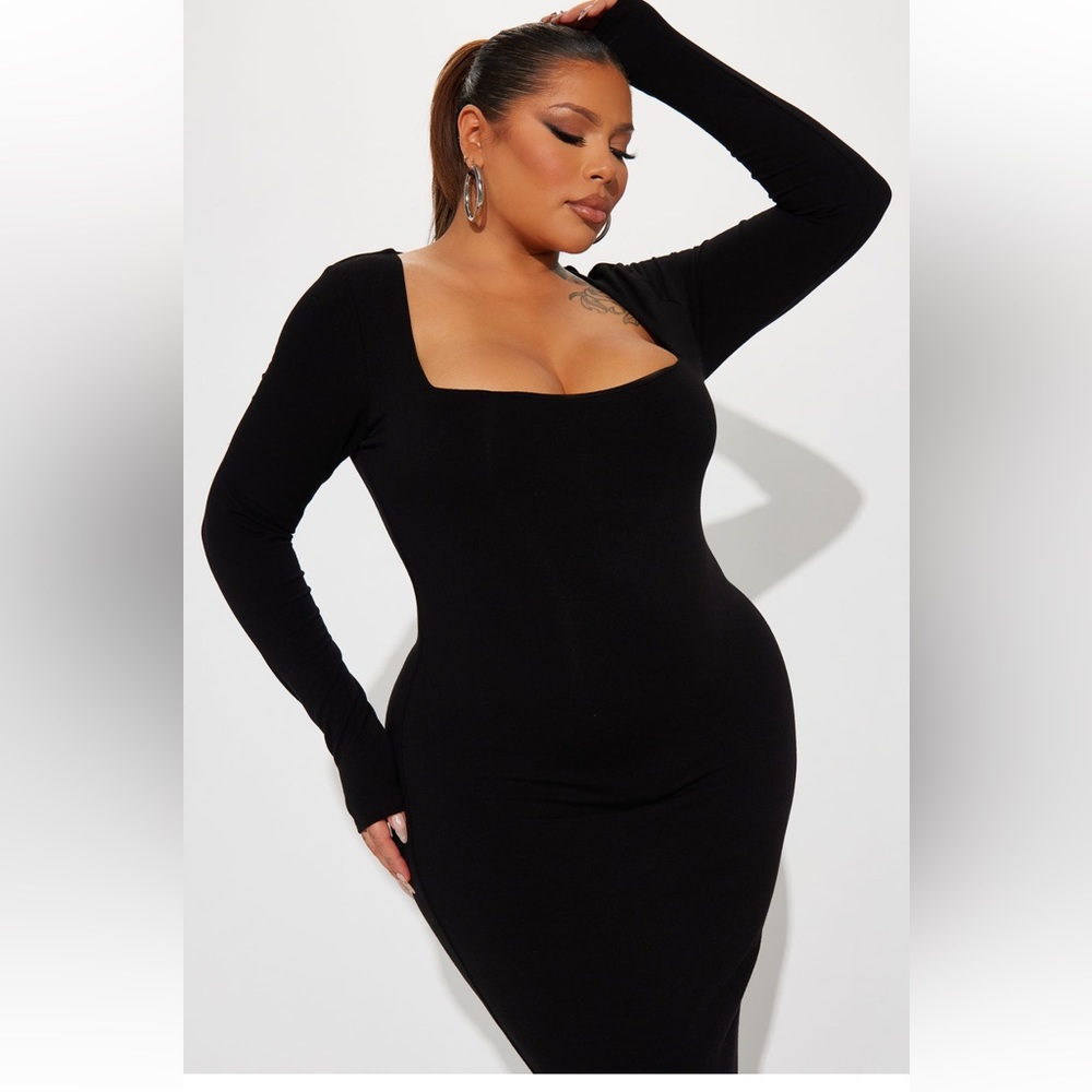 Fashion Nova curve maxi dress